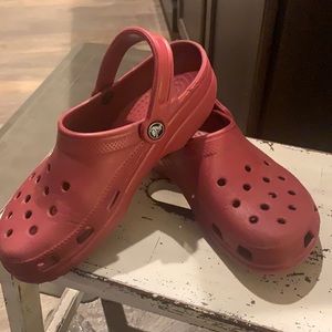 Burgandy Crocs women’s size 8 men’s size 6